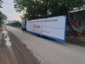 Gia công và vận chuyển biển quảng cáo kích thước lớn tại Hà Nội