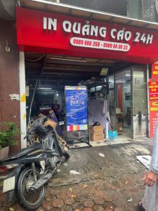 xuong-san-xuat-standee-khung-sat